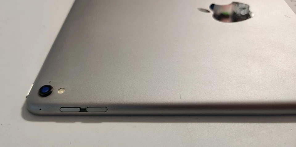 Apple iPad Pro 9.7" 32GB Grey A1673 WiFI Working Well #571A - Image 3 of 4