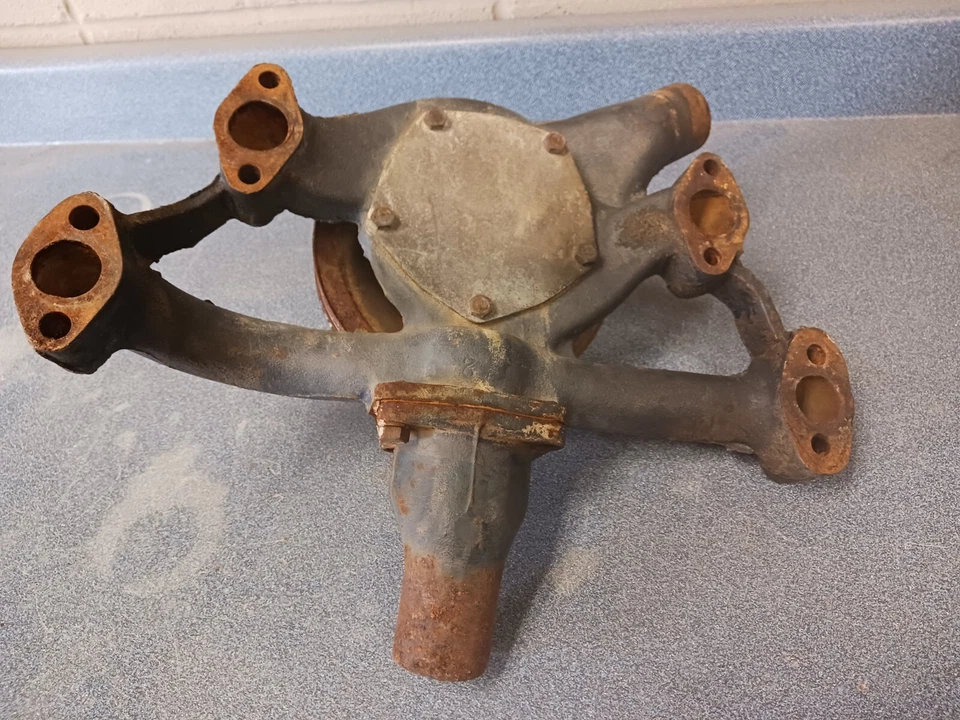 1949-1954 cadillac 365 water pump core, thermostat housing, and pulleys - Image 4 of 4