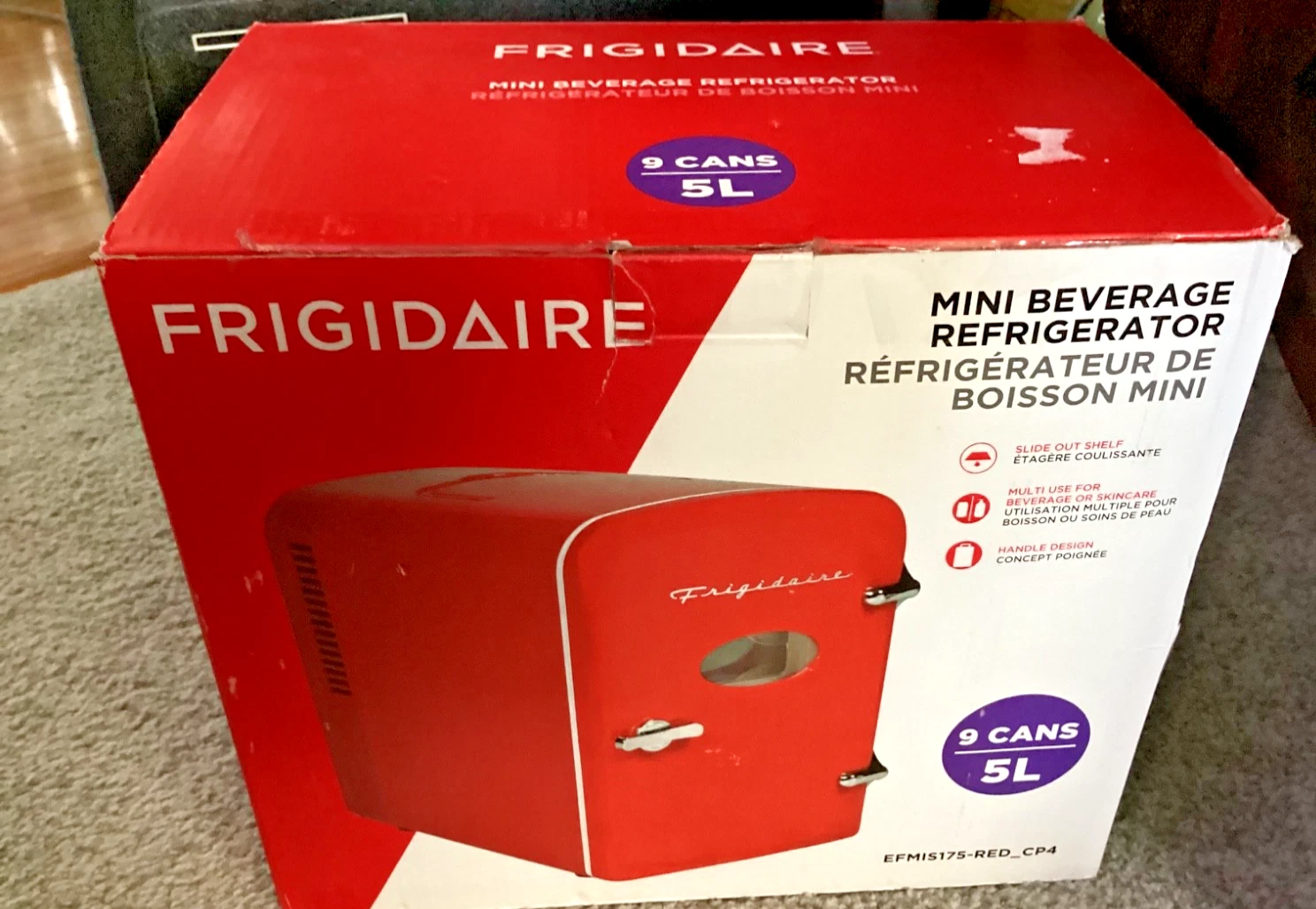 Frigidaire Mini Beverage Refrigerator, Portable, Retro, 9-Can Red 9 cans 5L New
Opens in a new windo