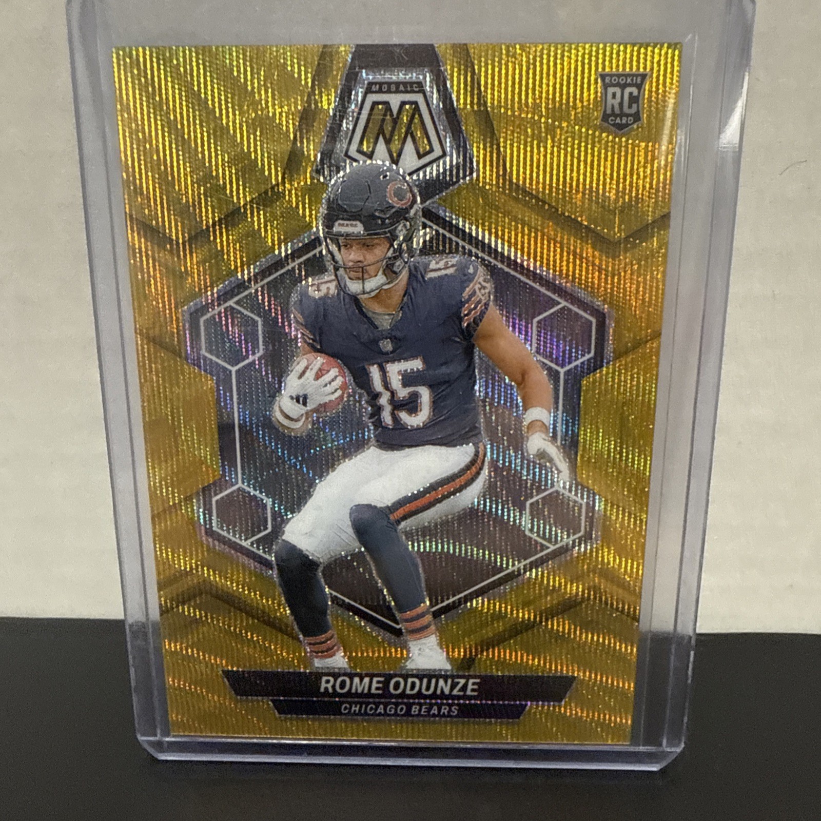 2024 Panini Mosaic - Rookies Rome Odunze #309 Gold Wave Mosaic Prizm /17 (RC)