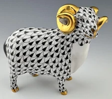 🦋 MINT HEREND English Sheep / Ram Black Fishnet Figurine ($540 Retail)