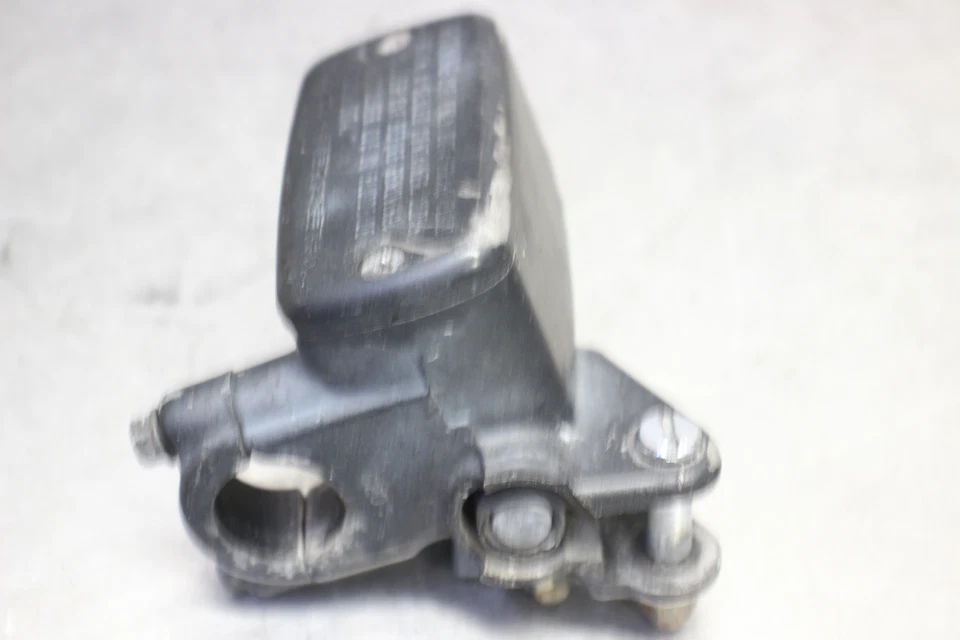 95-98 HONDA CBR600F3 Front Brake Master Cylinder - Imagem 2 de 4