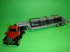 TEXACO PIPELINE 1960 MACK B61 FLATBED TRUCK PIPE LOAD FIRST GEAR DIECAST 19-2166