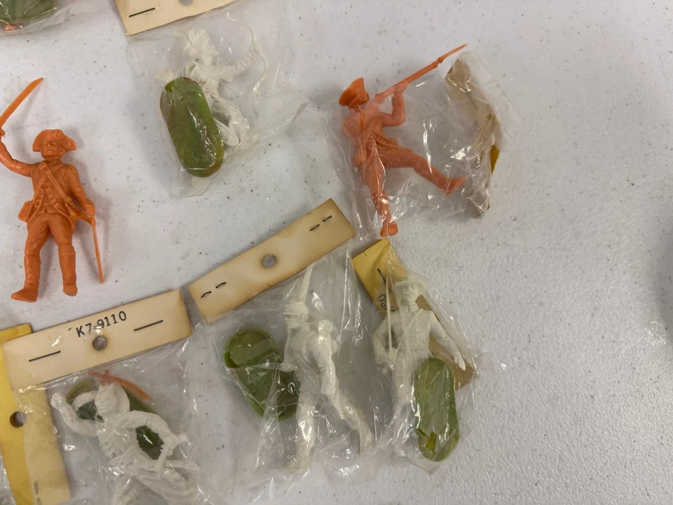 Elastolin Revolutionary War Plastic Army Men Toy Soldier Figures Lot of 25 - Image 4 of 4