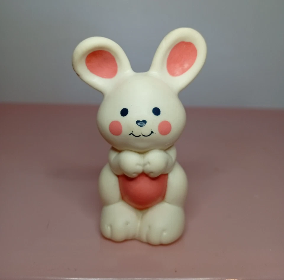 CHARLOTTE AUX FRAISES Figurine lapin BERLINGOT Hopsalot American Greetings 1981 - Imagen 2 de 4