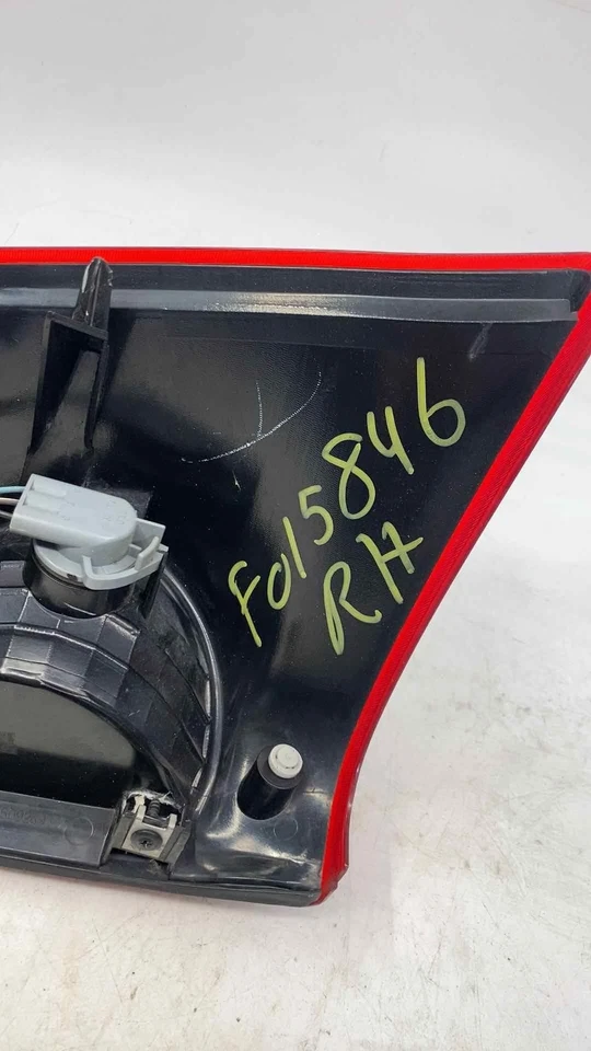 02 03 04 05 06 CHEVY AVALANCHE 1500 Tail Light Assembly Passenger Side Right - Изображение 3 из 3