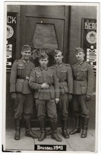 Postkarte - Br&uuml;ssel 1941 mit Gruppe Soldaten - ungelaufen