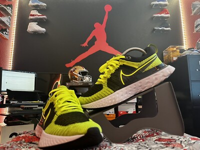 Nike REACT INFINITY VOLT RUN FK 2 MENS 9.5 | WOMANS 11  rare 