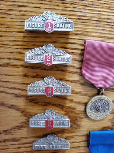 10 Different 1950's Roller Skating Award Pins, Rink Operators Medal & Ribbon - Picture 2 of 10