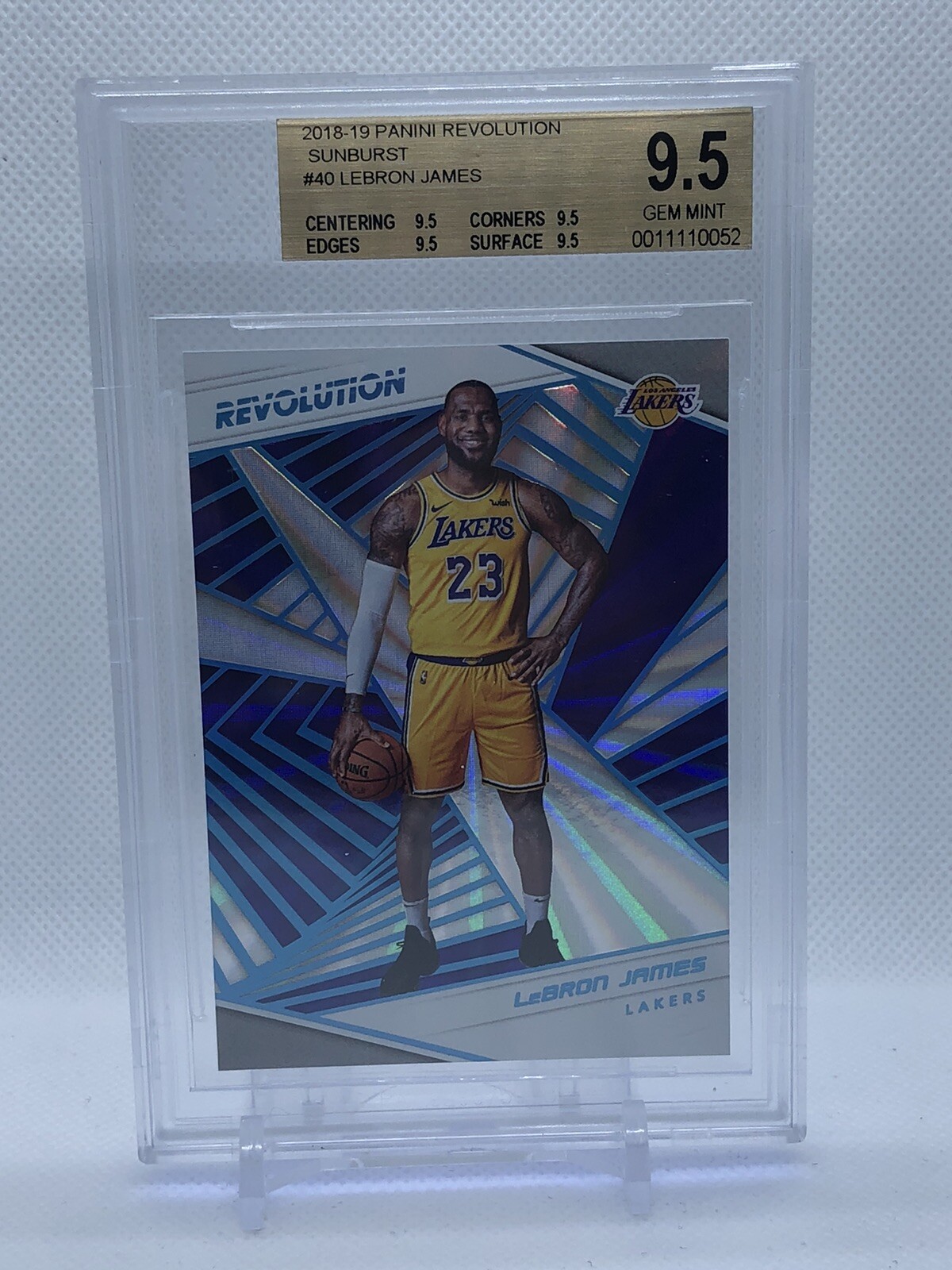 Lebron James 2018-19 Panini Revolution Sunburst NO.40 Parallel 73/75 BGS 9.5 Gem