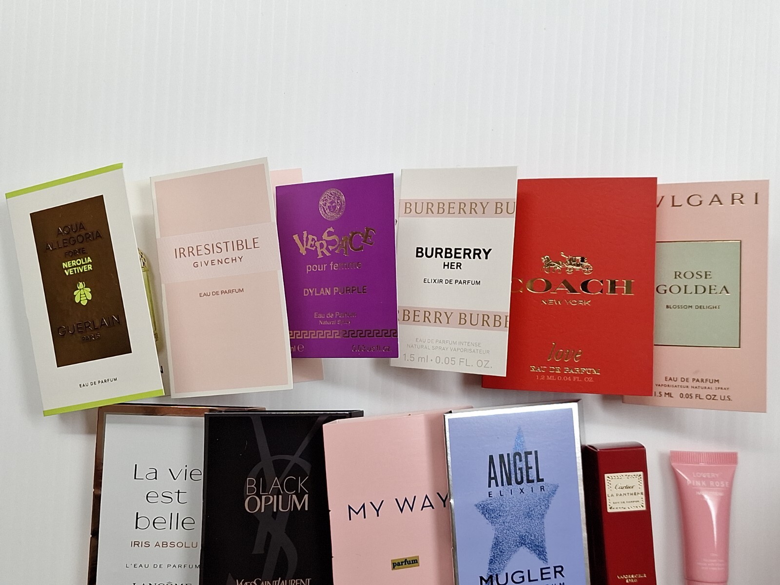 Macy's Favorite Scents Sampler Set For Her 15 Fragrance Vials Spray