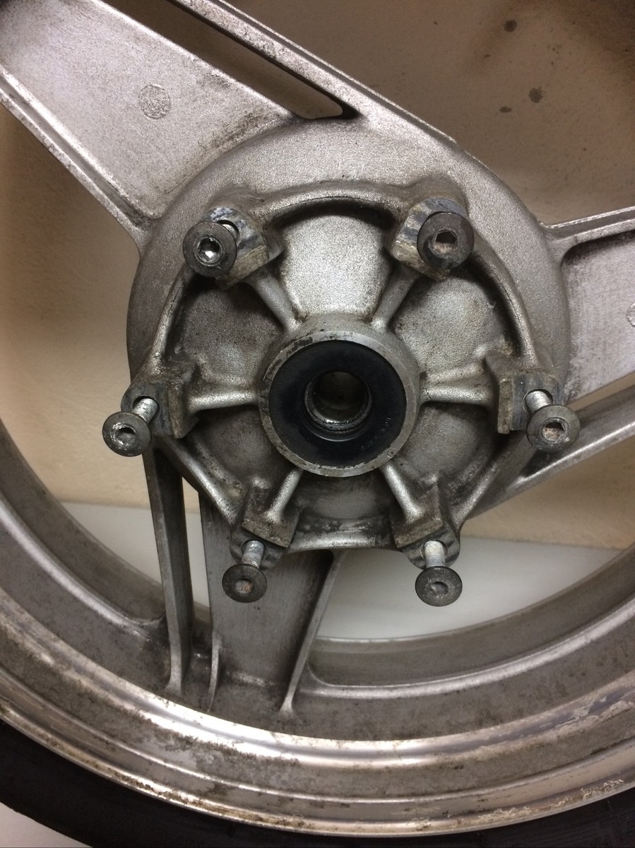Kawasaki ZX 10 ZXT00B rear wheel J 18 x MT4.5 DOT F-1221 BT1655 Kawasaki ZX 10 ZXT00B rear wheel J 18 x MT4.5 DOT F-1221 BT1655
