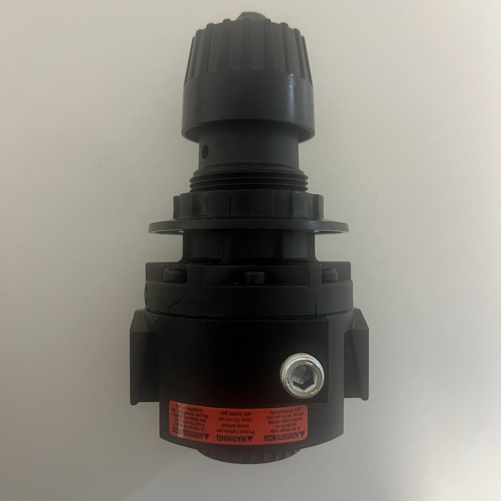 PNEUMATIC REGULATOR WILKERSON *R26-04-000* 1/2" 0-125 PSIG