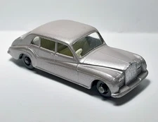 Very Nice Vintage Matchbox Lesney 1-75 Series #44 Rolls Royce Phantom  V