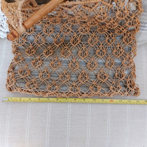 Vintage Handwoven Raffia String Jute Wooden Handle Bag Festival Boho Chic 1960s - Picture 6 of 11