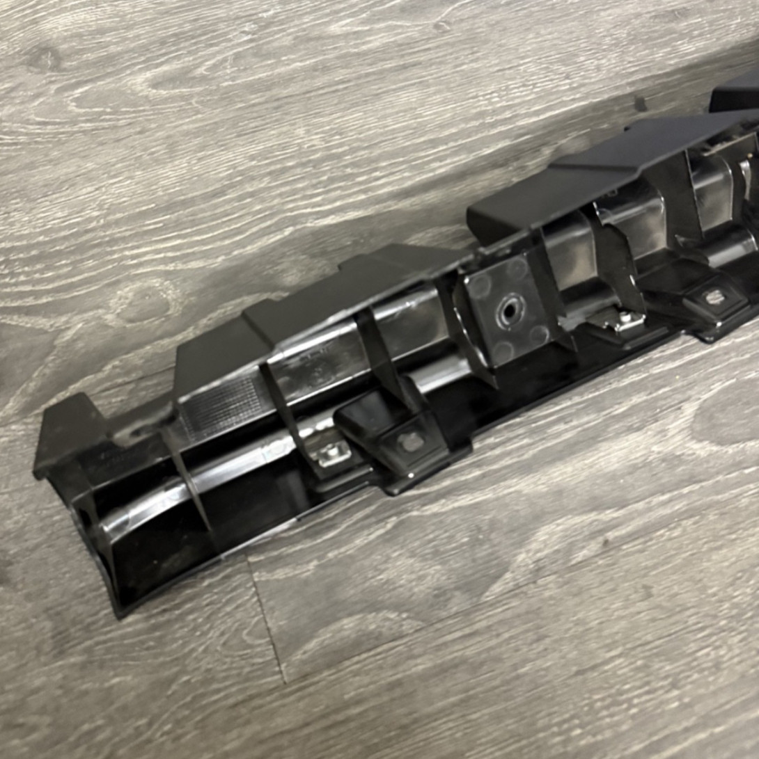 LAMBORGHINI HURACAN DRIVER LEFT LH ROCKER PANEL BRACKET 4T0853997