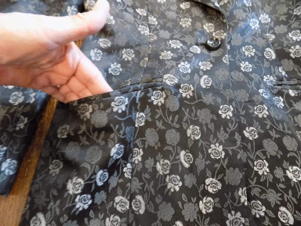 Petite Classiques Entier 灰色花卉长款西装外套掸子缎面尺寸 4 可爱 — 第 4/4 张图片