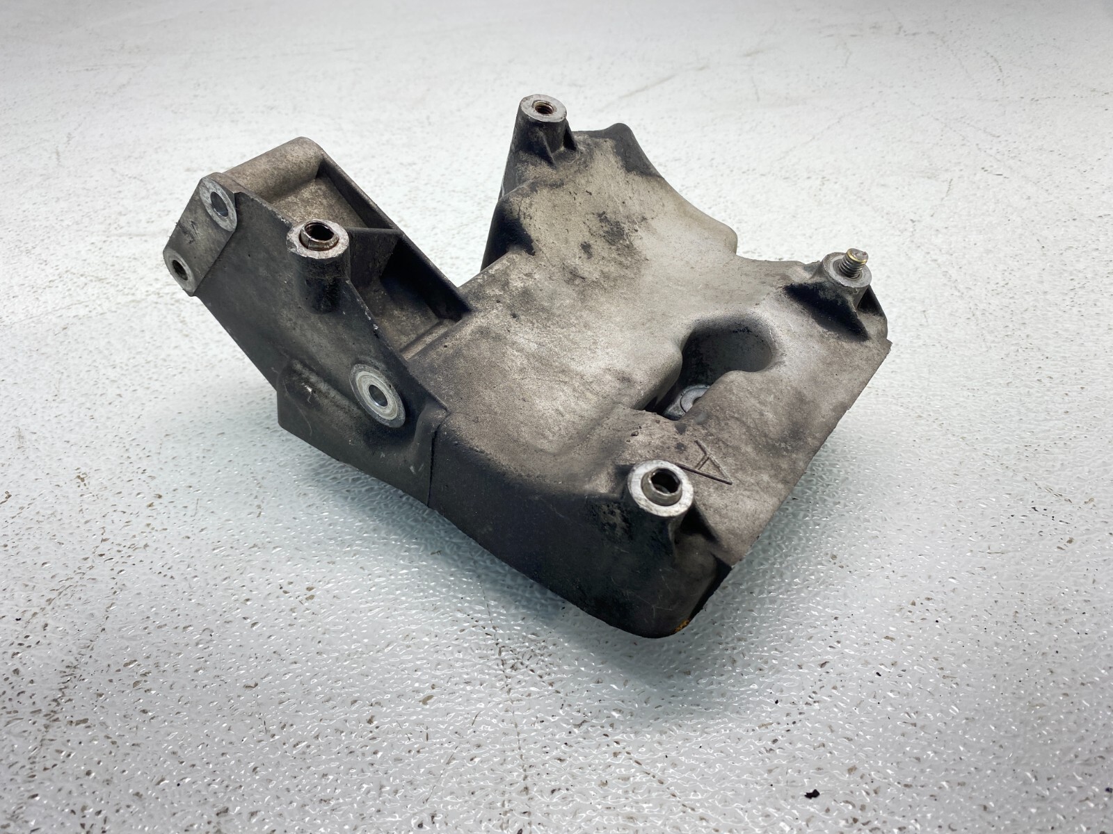 BMW 94-99 E36 3 Series A/c Compressor Mounting Bracket OEM 1730612 