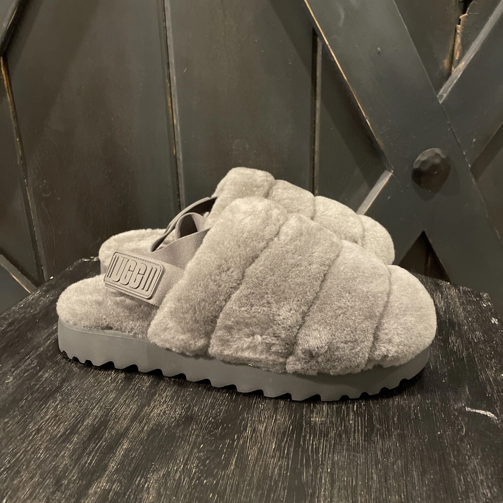 UGG Super Fluff Pantofola Sandalo Slide in Pelliccia di Agnello Grigio Donna Taglia 9 Nuovo con scatola