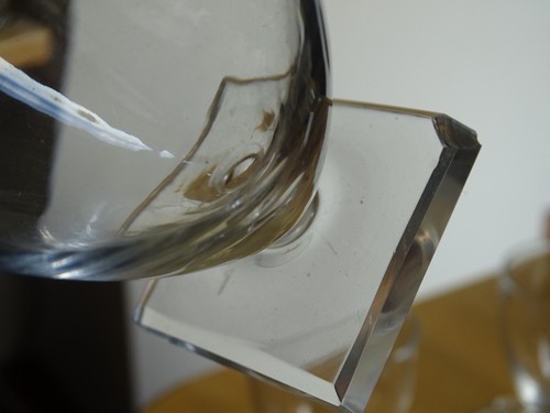 ST LOUIS 6 ANCIENS VERRES A VIN CRISTAL MOD ODILE UNI PIED CARRE 8,5 cm défauts - Picture 14 of 17