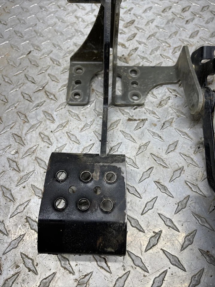 Pedais de freio e gasolina POLARIS RANGER RZR 800 2008 - Imagem 3 de 4