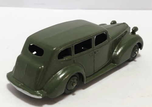 Vintage 1940s Dinky Toy 39A Packard Super 8 sedan. Restored in Leaf Green - Picture 8 of 9