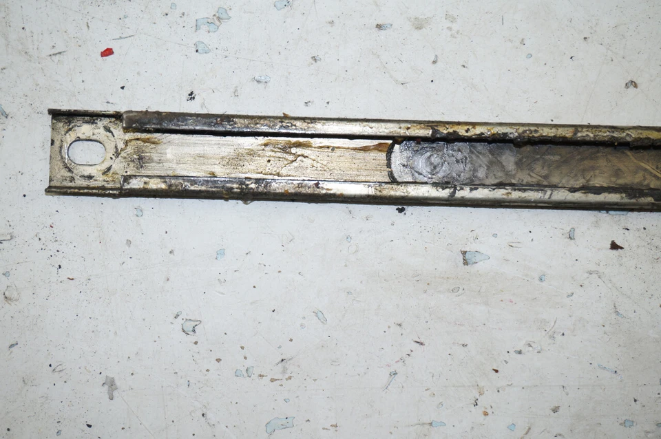 Corvette C3 1969-1982 puerta interior horizontal ventana guía usado GM OEM Foto 3 de 4