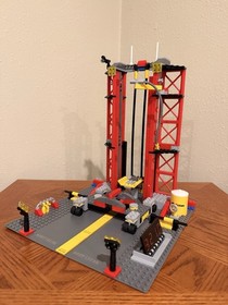 LEGO City Space Centre (3368) 100% Complete All Minifigs and Instructions