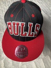 Chicago Bulls Men  s Mitchell Ness Fitted Hat Sz 7 1995-96 72 Wins Jordan Era NWT