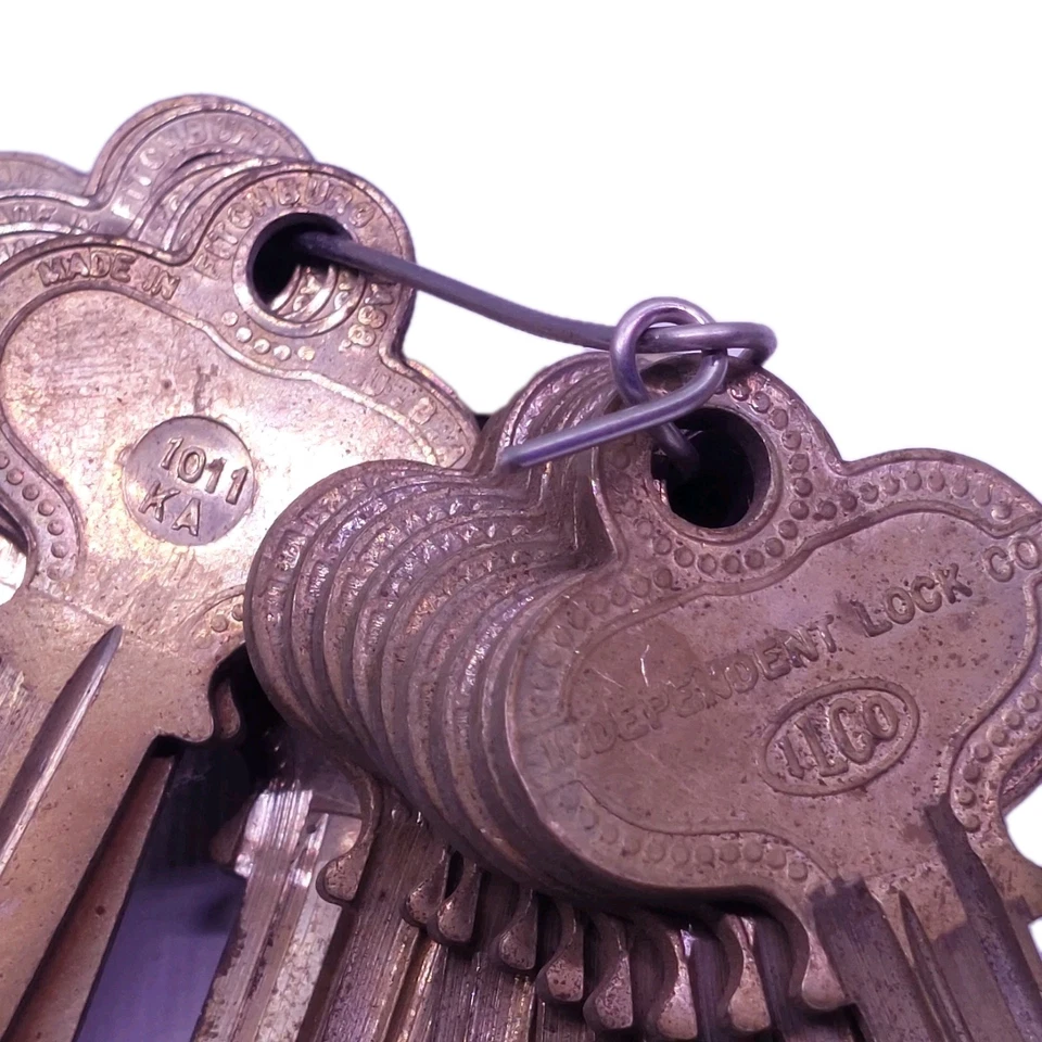 ILCO VTG KEY BLANKS 7 LB NOS UNCUT KEYS. 1143 1014 1011KA AX 1009A 1007D 1000W - Image 2 of 4