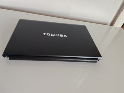 Toshiba Satellite R930-1CV - Core i3 FUNKTIONSFÄHIGER LAPTOP BESCHREIBUNG LESEN 
