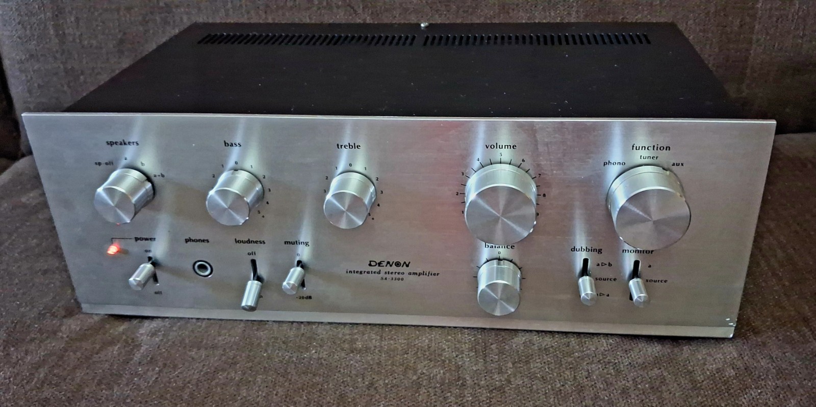 AMPLIFICATORE INTEGRATO STEREO DENON  SA-3300 MADE IN JAPAN FULLY WORKING.