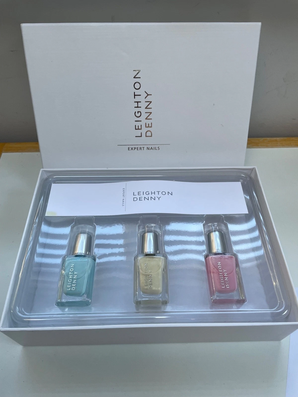 LEIGHTON DENNY Nail Polish 12ml x 3 Gelato Trio Collection Pink Pearl Mint Green
Opens in a new wind