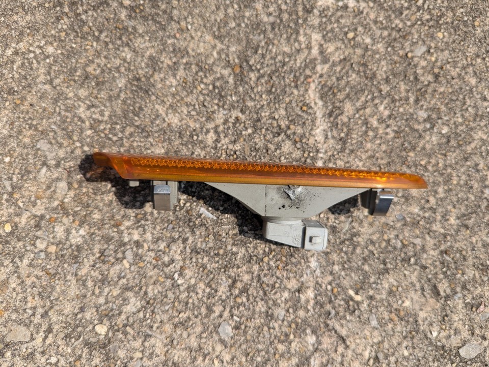 20042007 Jaguar XJ8 XJR Vanden Plas Passenger Right Fender Side Marker