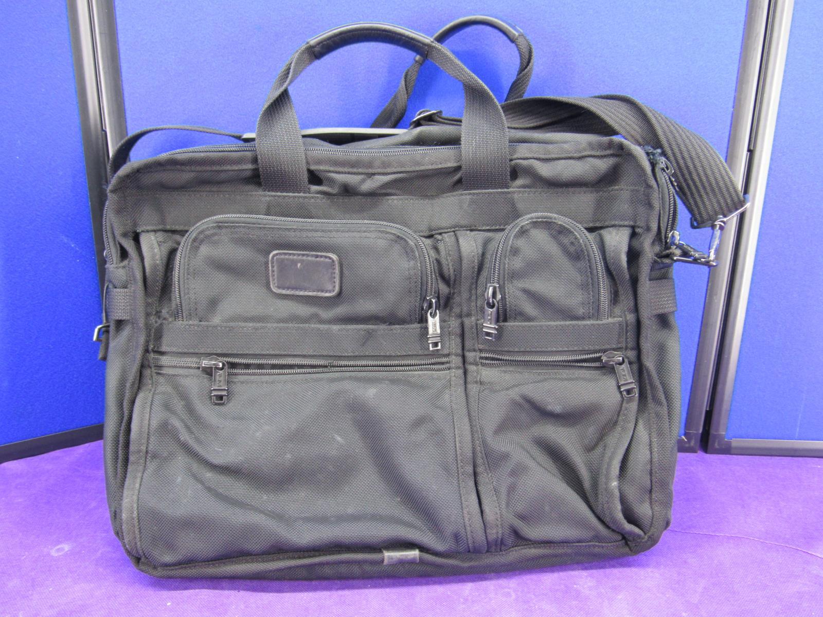 TUMI Essential Gear Grey Black Leather Messenger Bag Laptop 18"13"x6