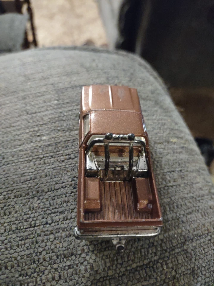 Antiga caminhonete ERTL Fall Guy Colt 1982 marrom fundido com tampo 1692W - Imagem 4 de 4