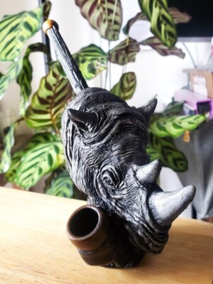 Rhino Head Handmade Tobacco Smoking Hand Pipe Rhinoceros Horn African Zoo  Animal
