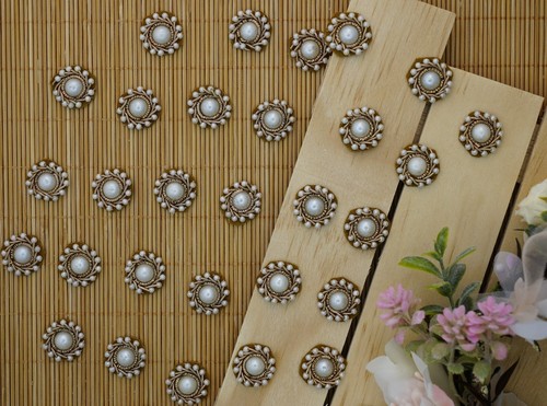 25 pc Indian Flower Shape Applique Embroidery Beaded Zari Metallic colour Craft - Picture 4 of 15