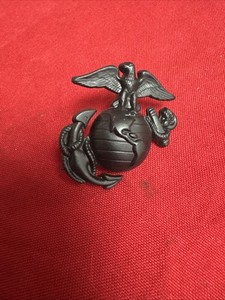 UNITED STATES MARINE CORPS USMC EAGLE GLOBE AND ANCHOR BLACK CAP DEVICE PIN C892