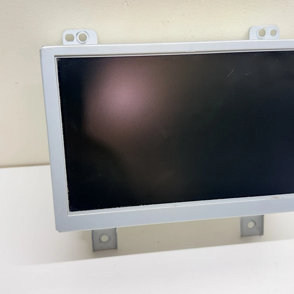 Hyundai Equus 2011-2013 pantalla de visualización de información con navegación RADIO OEM Foto 2 de 4