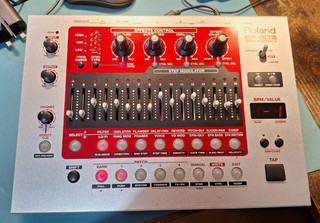 Roland EF 303 GROOVE EFFECTS Vocoder Multi FX Processor DJ Synth & Sequence
