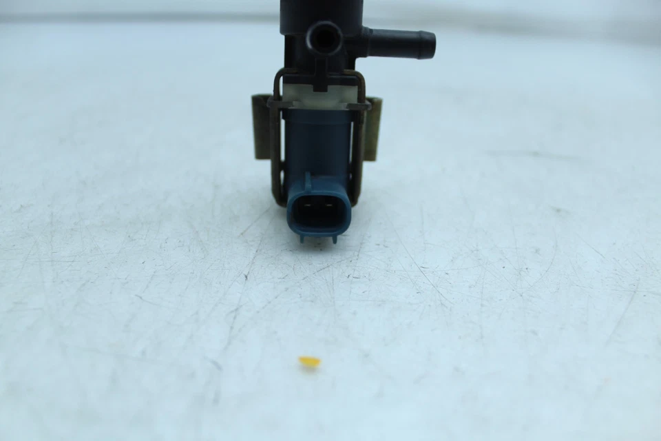 03-08 VÁLVULA DE PURGA BOTE DE VAPOR TOYOTA MATRIX XR G030 Foto 4 de 4