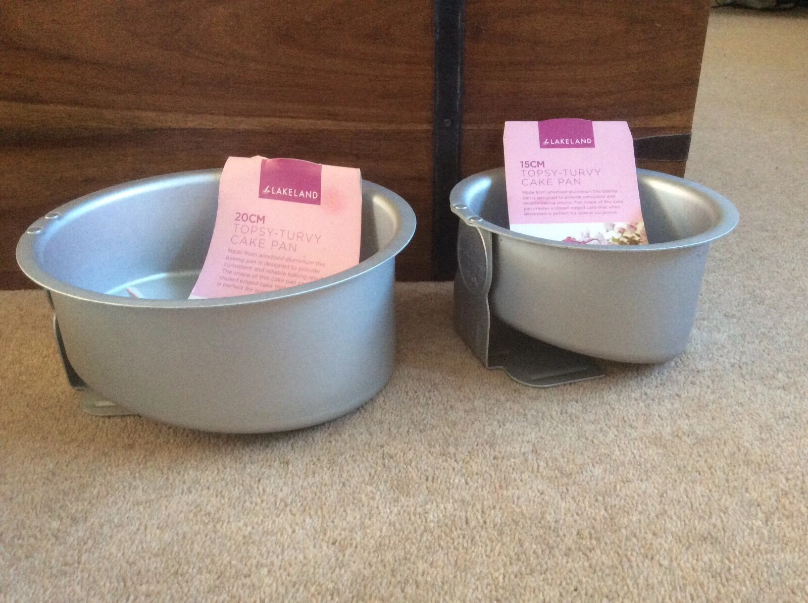 Lakeland round 15 cm & 20 cm Topsy Turvy Non-Stick Cake Pans Tins