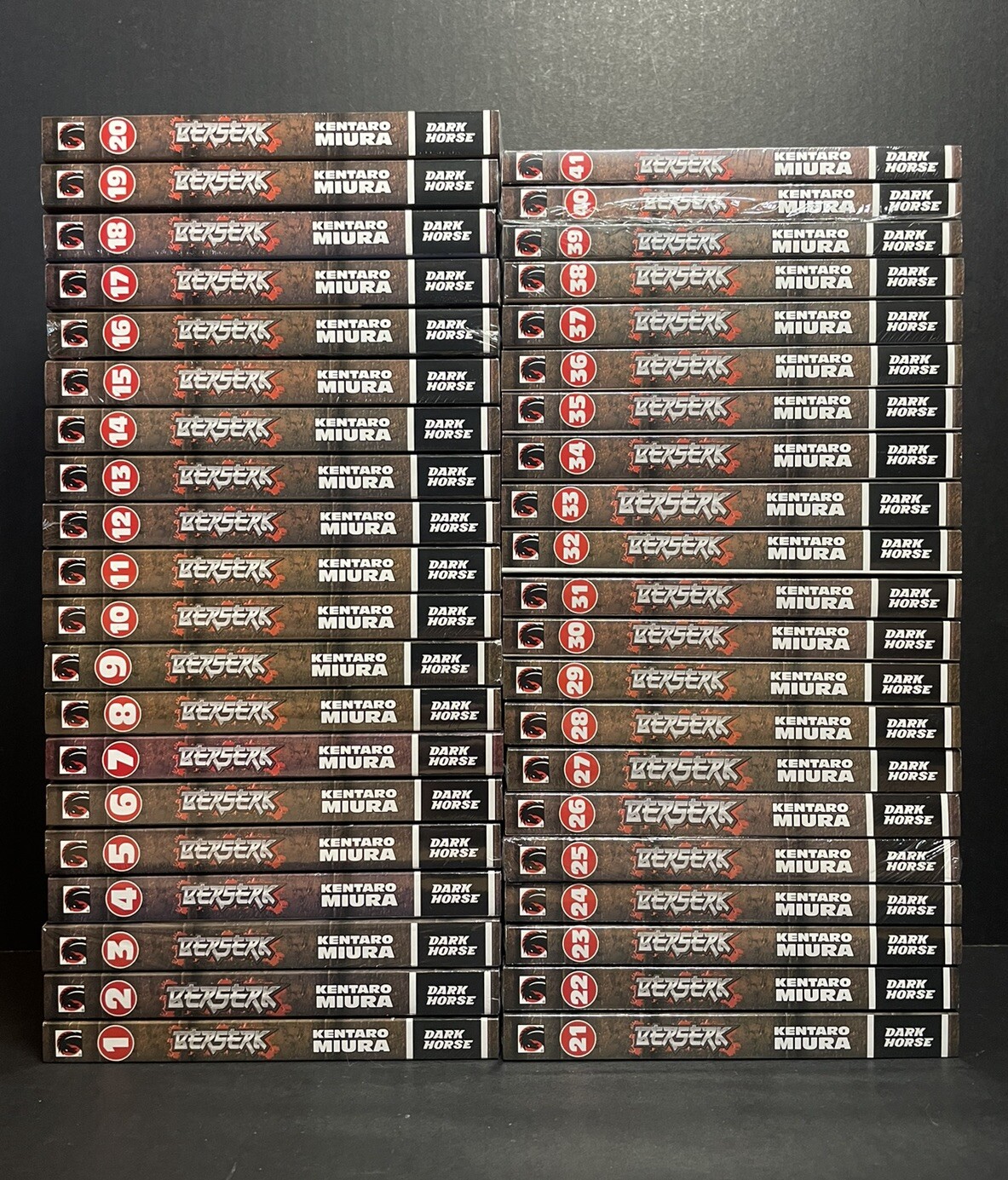 Berserk Manga Volúmenes 1-41 Nuevo Sellado Inglés Auténtico EE. UU. Caballo Oscuro
