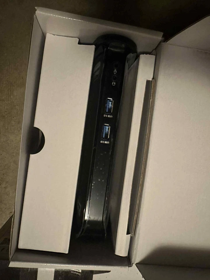 Plugable USB 3.0 Dual Monitor Docking Station Model UD-3900 - Sealed - Image 4 of 4