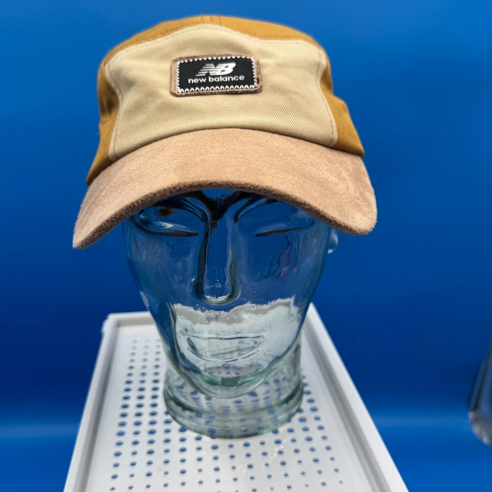 Gorra New Balance 5 Paneles Marrón Tostado Gamuza Parche Logo Ajustable Para Hombre Foto 2 de 4