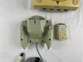 Sega Dreamcast HKT-3000 Console with Controller