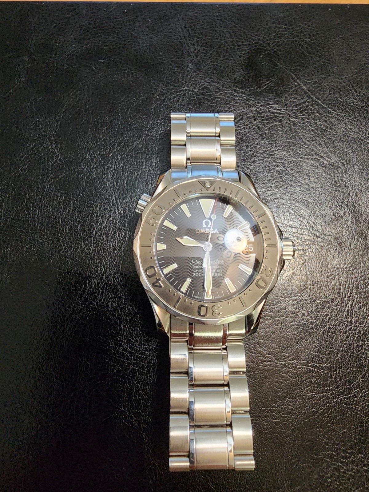 300M 18k white 2236.50 Professional Bezel OMEGA Gold Seamaster - vintagewatches.pk