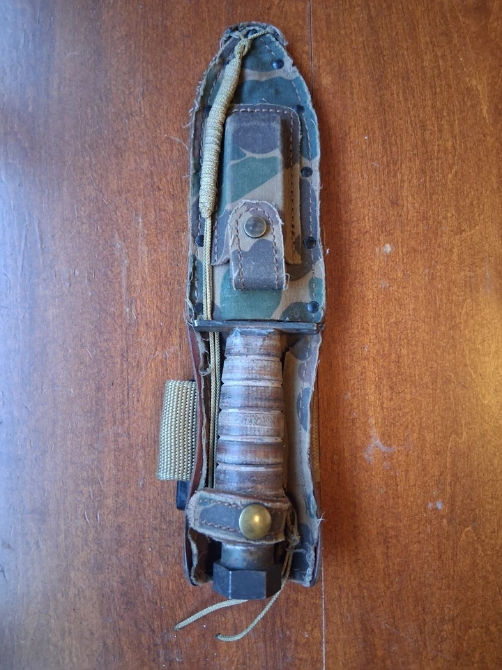 Faca de sobrevivência vintage Camillus Jet Pilot com pedra e bainha lâmina fixa camuflagem - Imagem 2 de 4