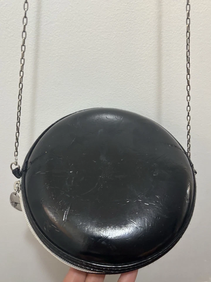 Bolso Bandolera Thierry Mugler Vintage Años 90 Disco Redondo Negro Plata Cadena Foto 4 de 4